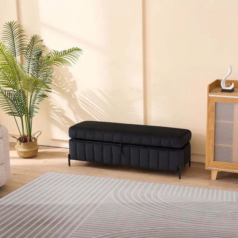 Panca pouf contenitore in velluto alta 49 Inch con trapuntatura a canali, seduta in schiuma e gambe in metallo nero