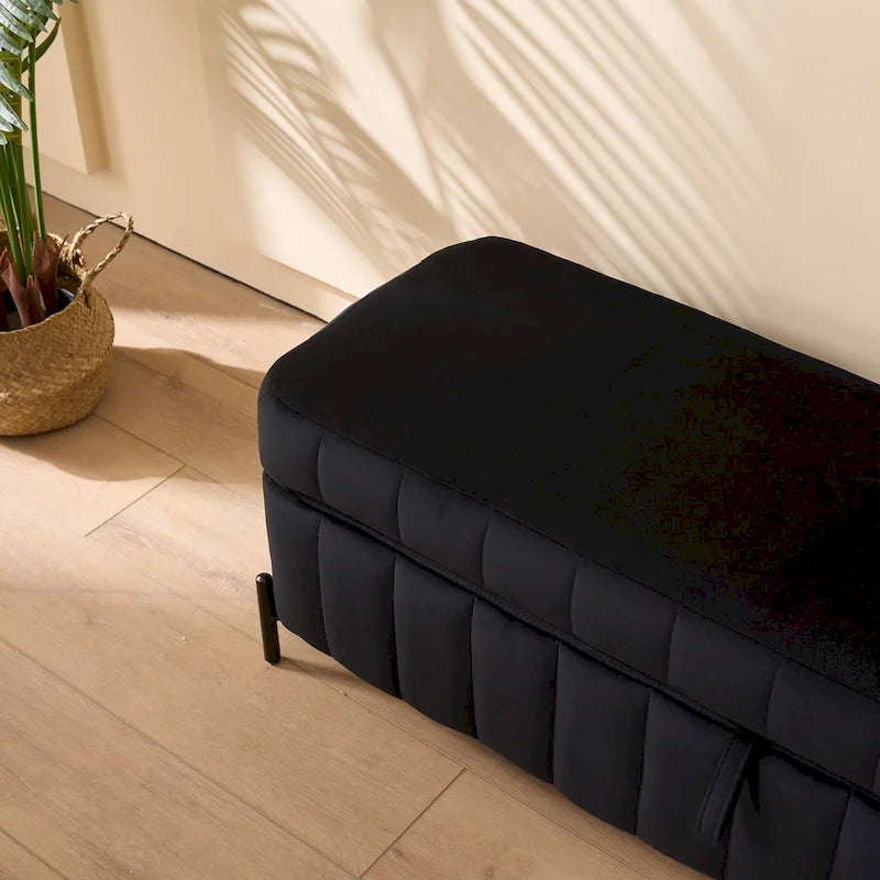 Panca pouf contenitore in velluto alta 49 Inch con trapuntatura a canali, seduta in schiuma e gambe in metallo nero