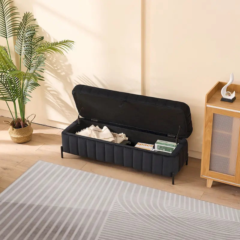 Panca pouf contenitore in velluto alta 49 Inch con trapuntatura a canali, seduta in schiuma e gambe in metallo nero