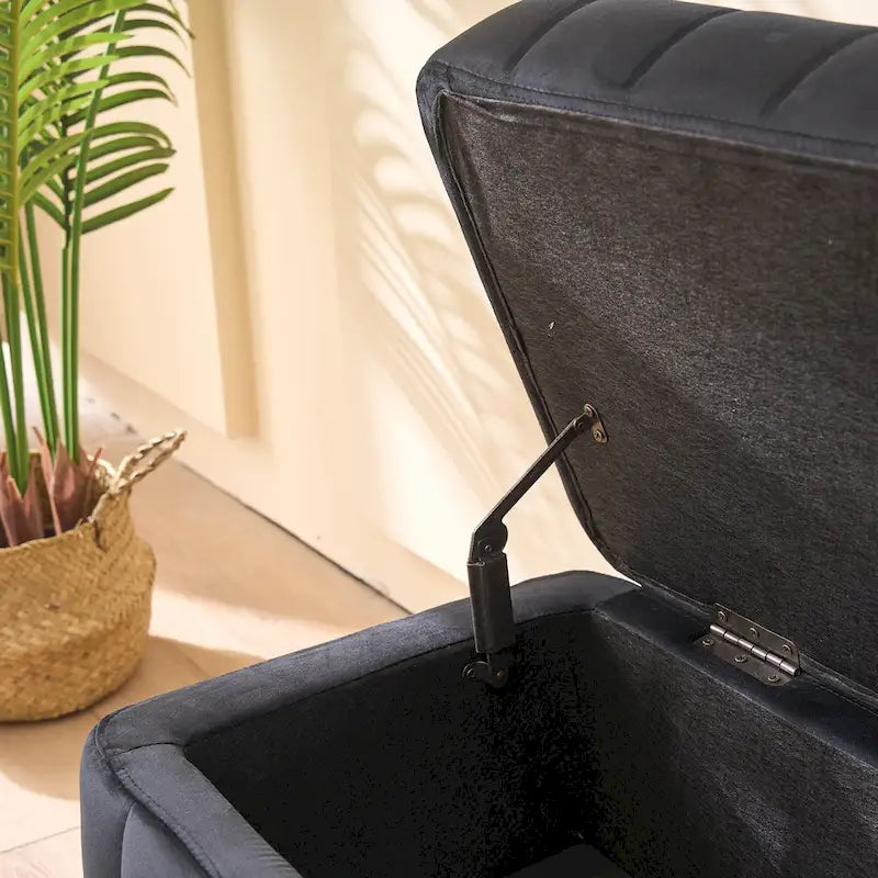 Panca pouf contenitore in velluto alta 49 Inch con trapuntatura a canali, seduta in schiuma e gambe in metallo nero