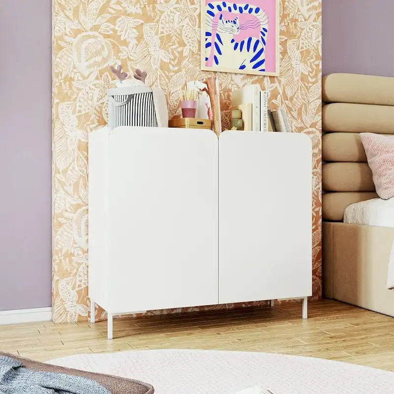 Akzentschrank im Mid-Century-Modern-Stil mit 2 Türen, abgerundeten Türen mit Soft-Close-Funktion, 4 festen Einlegeböden und Metallbeinen